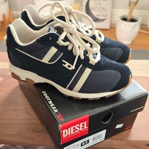 Diesel Men's Navy and Cream Sneakers